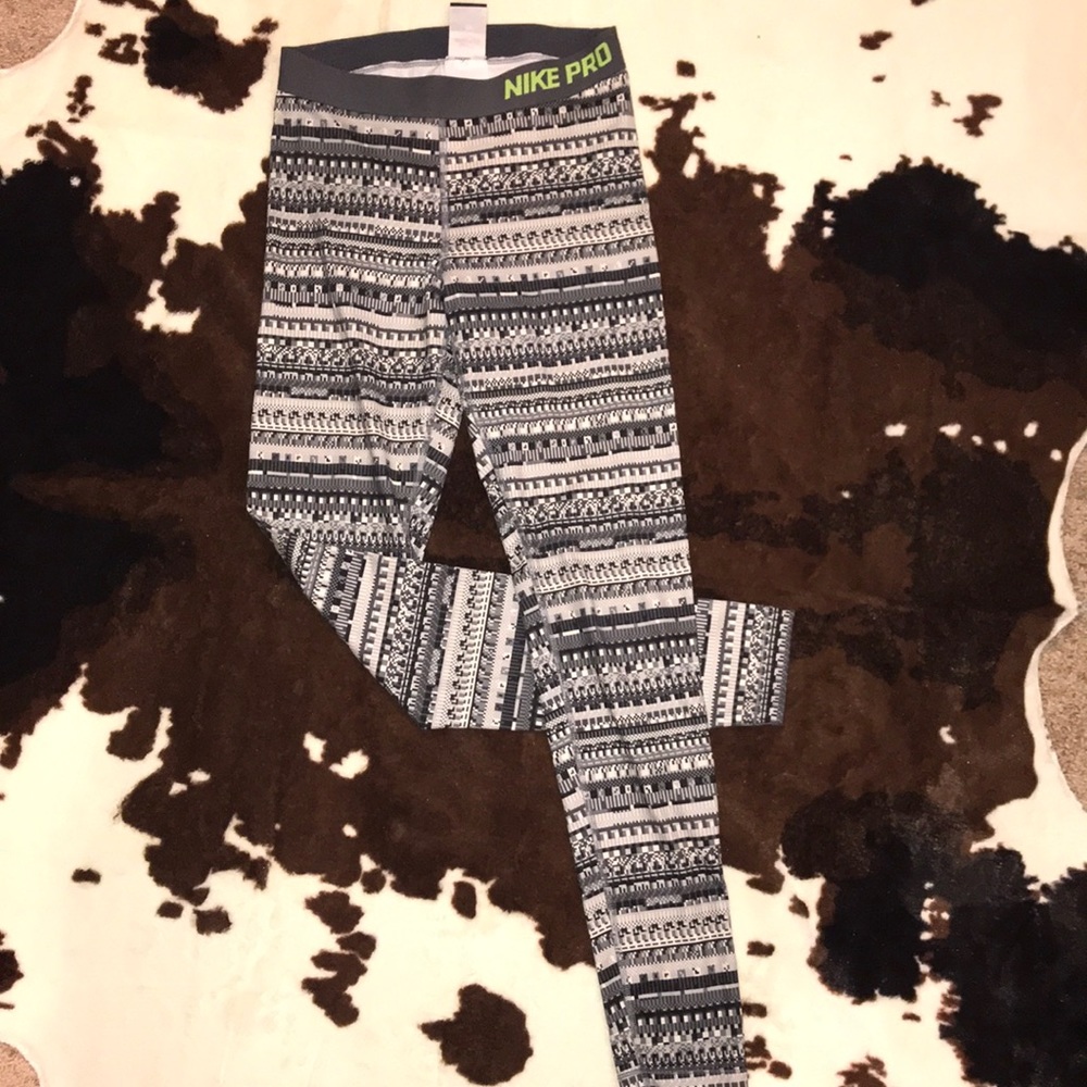 Nike pro Dri-fit leggings size medium.